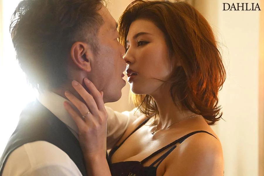 DLDSS-392_Cho sếp đụ khi phát hiện chồng sắp cưới có bồ – Suzume Mino