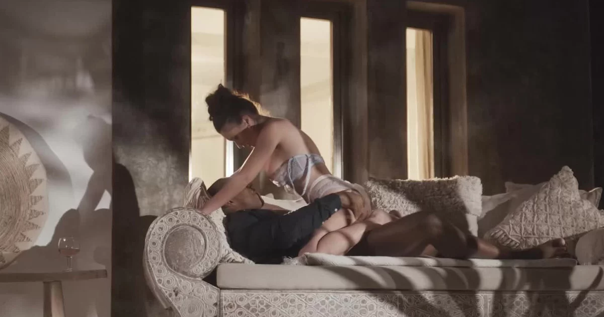 Tận hưởng thân thể quyễn rũ của em trước khi ngủ – Châu Âu