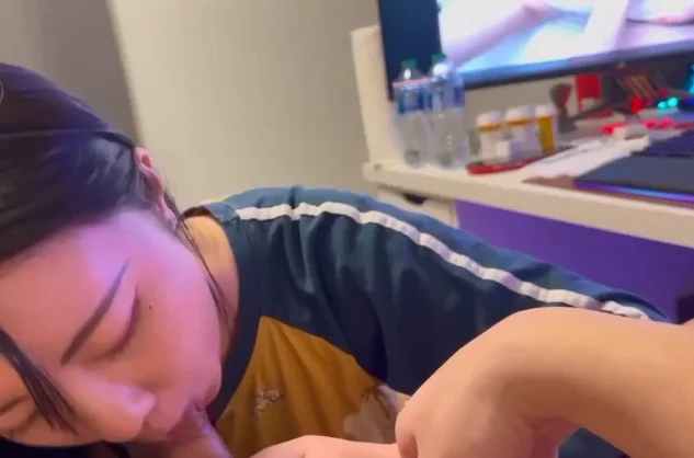 Vừa em đá bóng vừa đá bi anh – Việt Nam