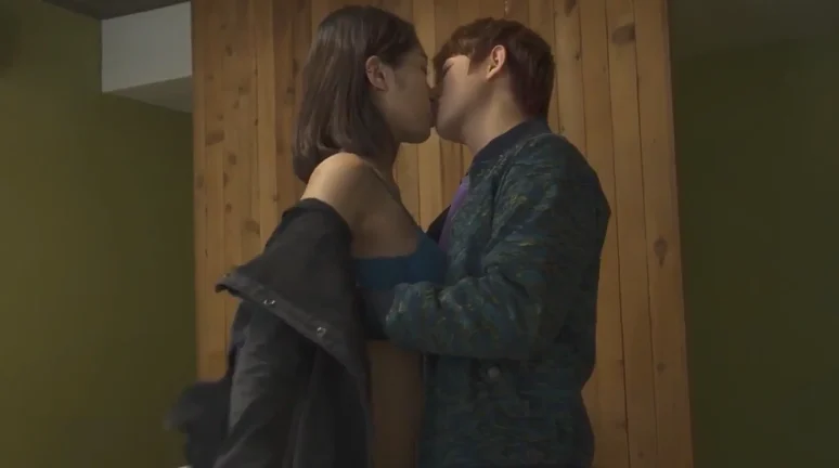 Sự cám dỗ của dì xinh đẹp Phần 2 – Hàn Quốc